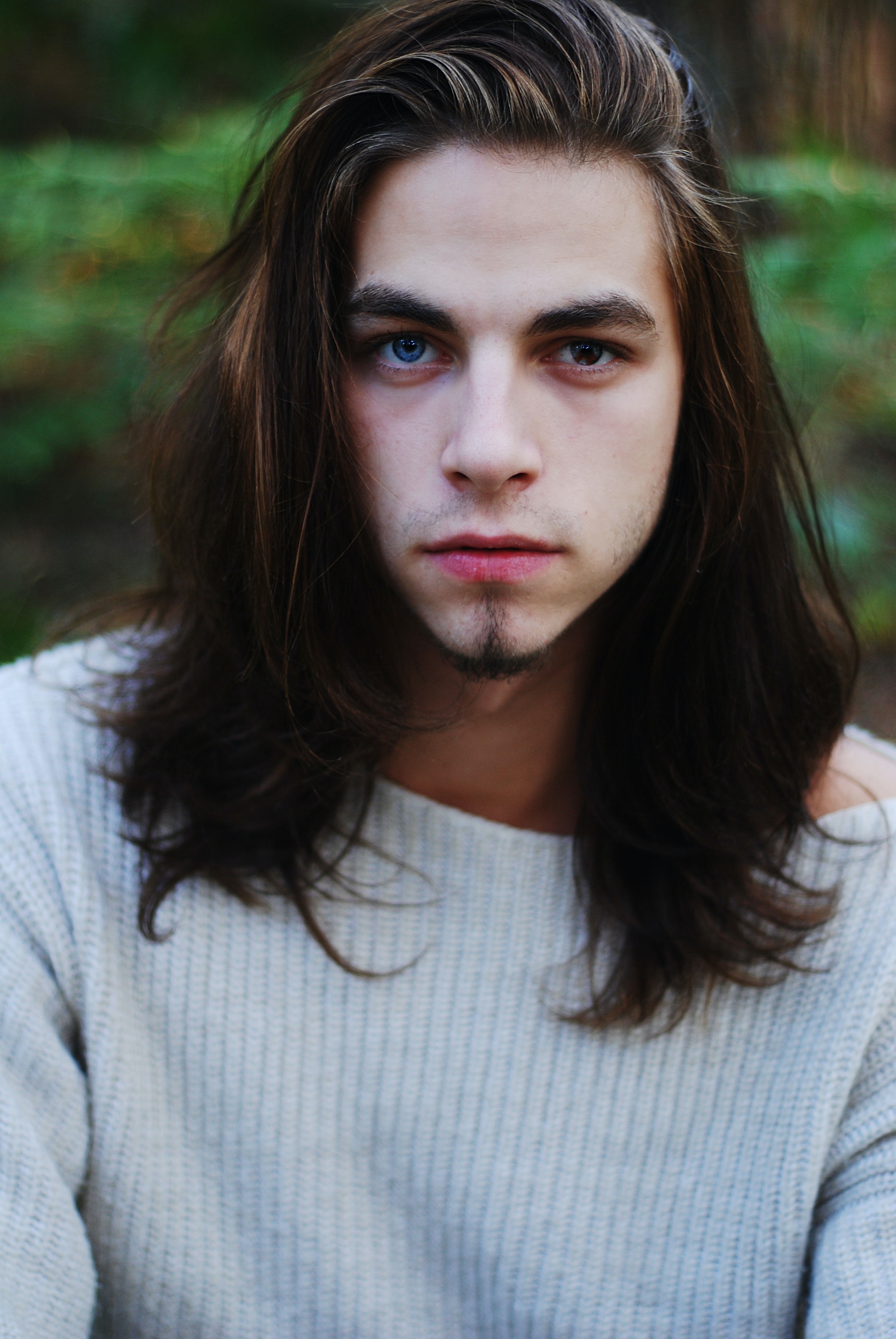 Man with Medium/Long Wavy Brown Hair